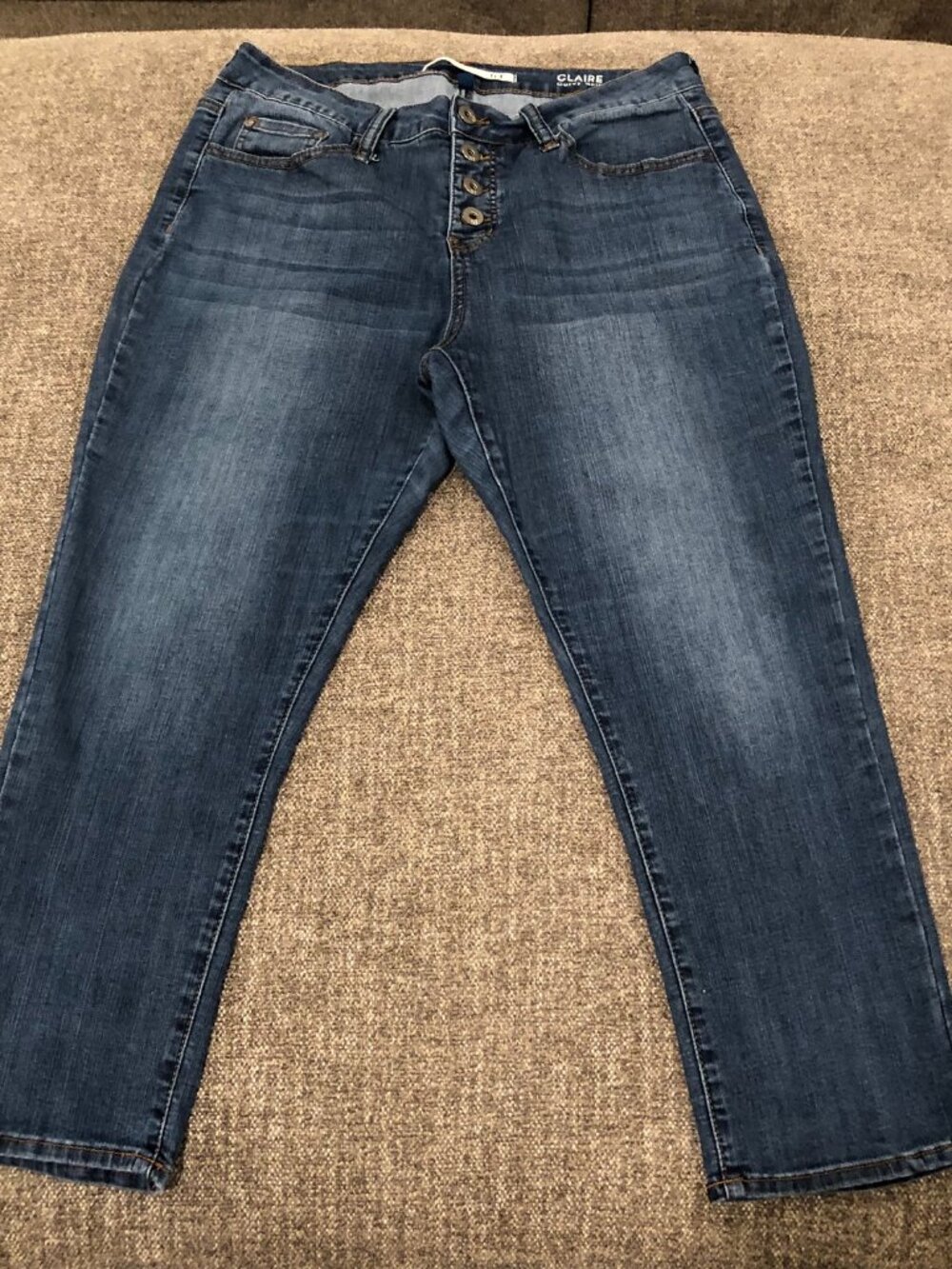 !iT. Claire Curvy Skinny Capri Jeans, Size 10 - Picture 2 of 10